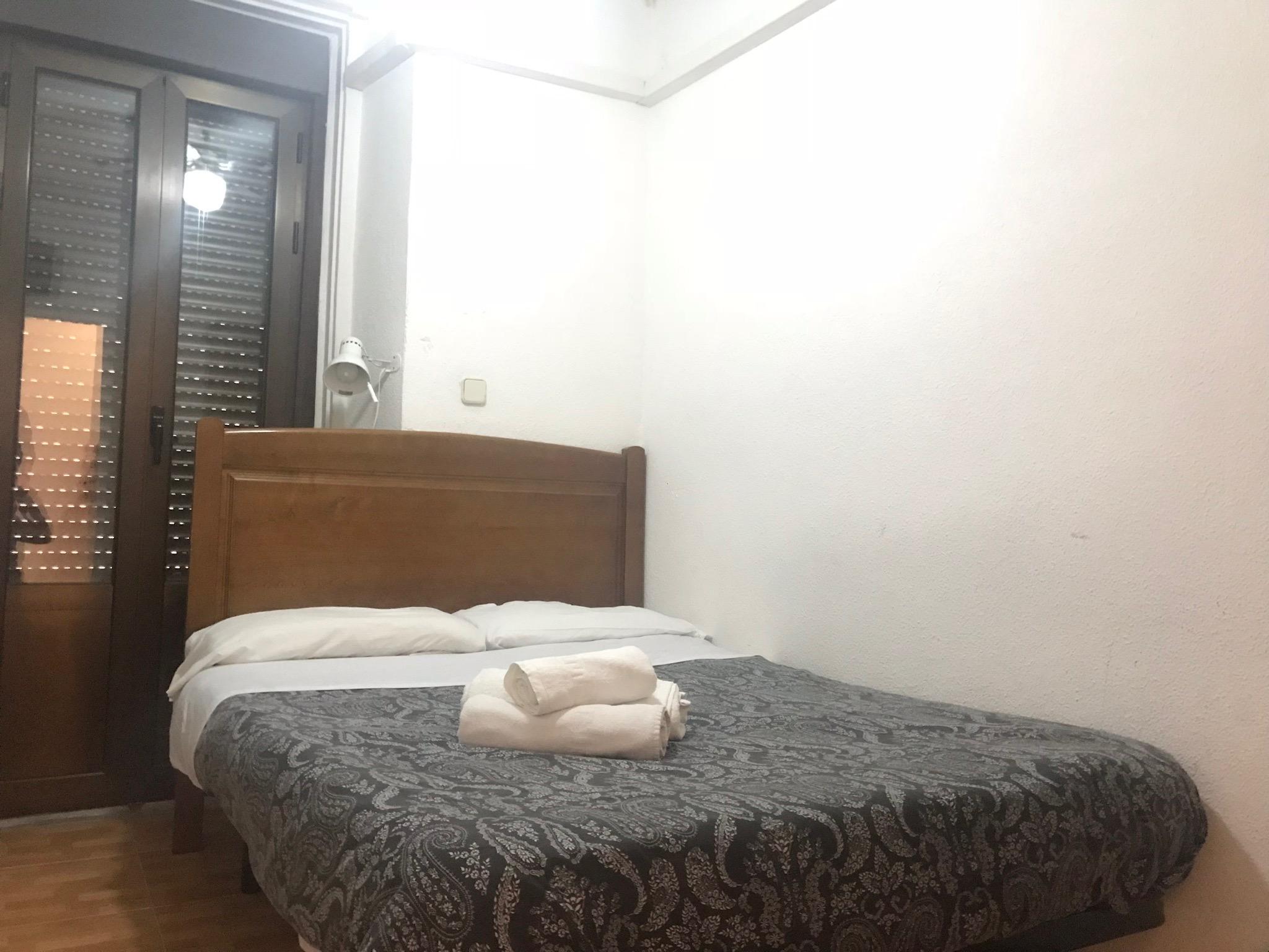 펜션 로스 페랄레스 마드리드 외부 사진 A room at the hotel
