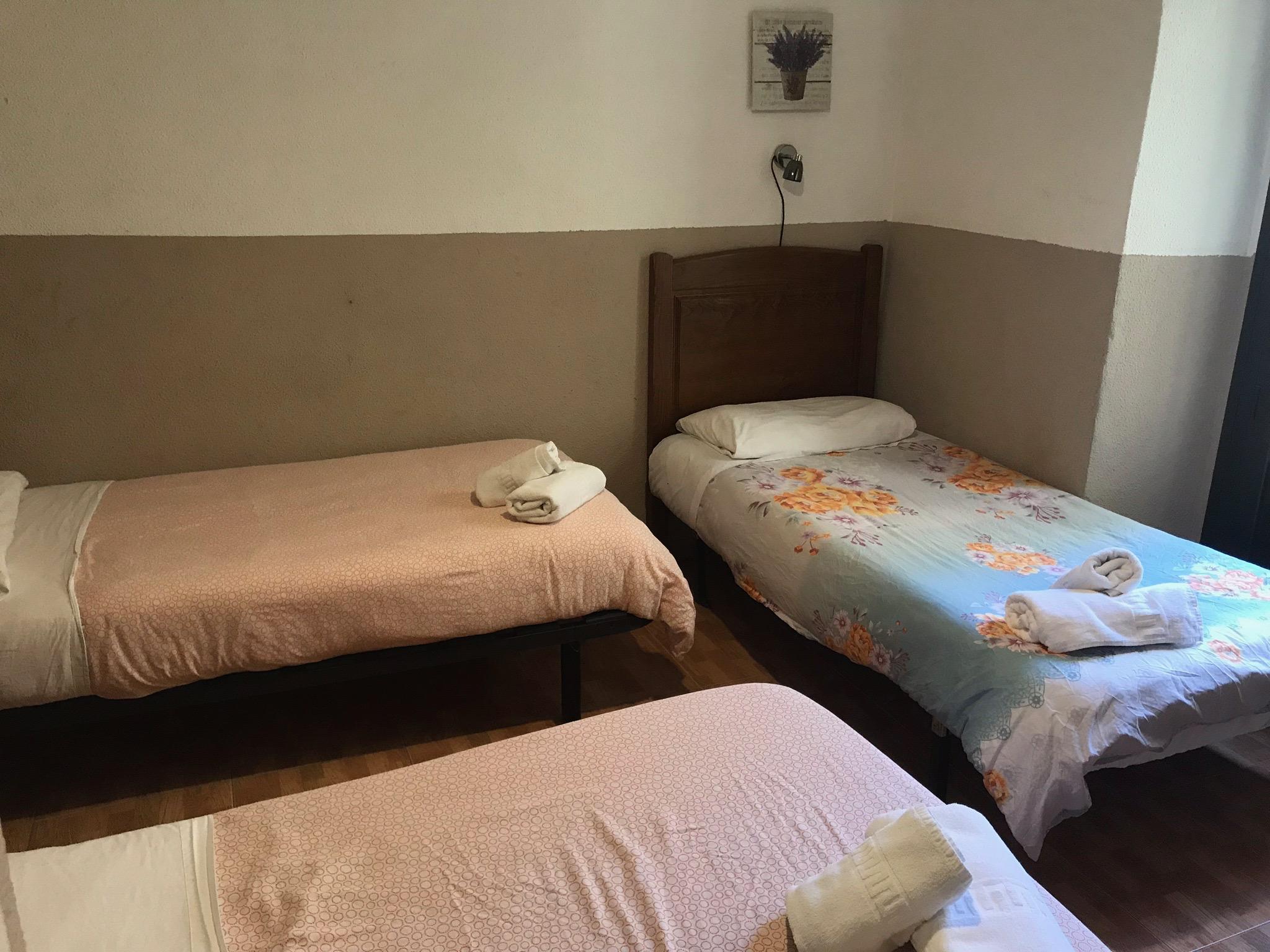 펜션 로스 페랄레스 마드리드 외부 사진 A room at the hotel