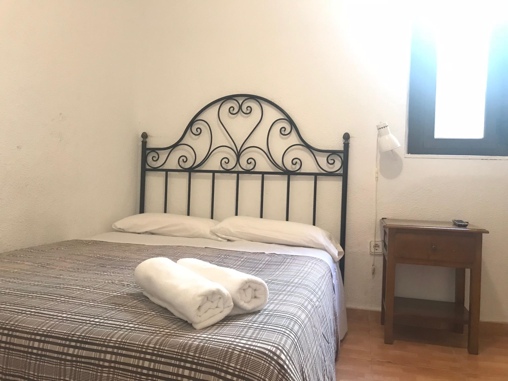 펜션 로스 페랄레스 마드리드 외부 사진 A guest room at the hotel
