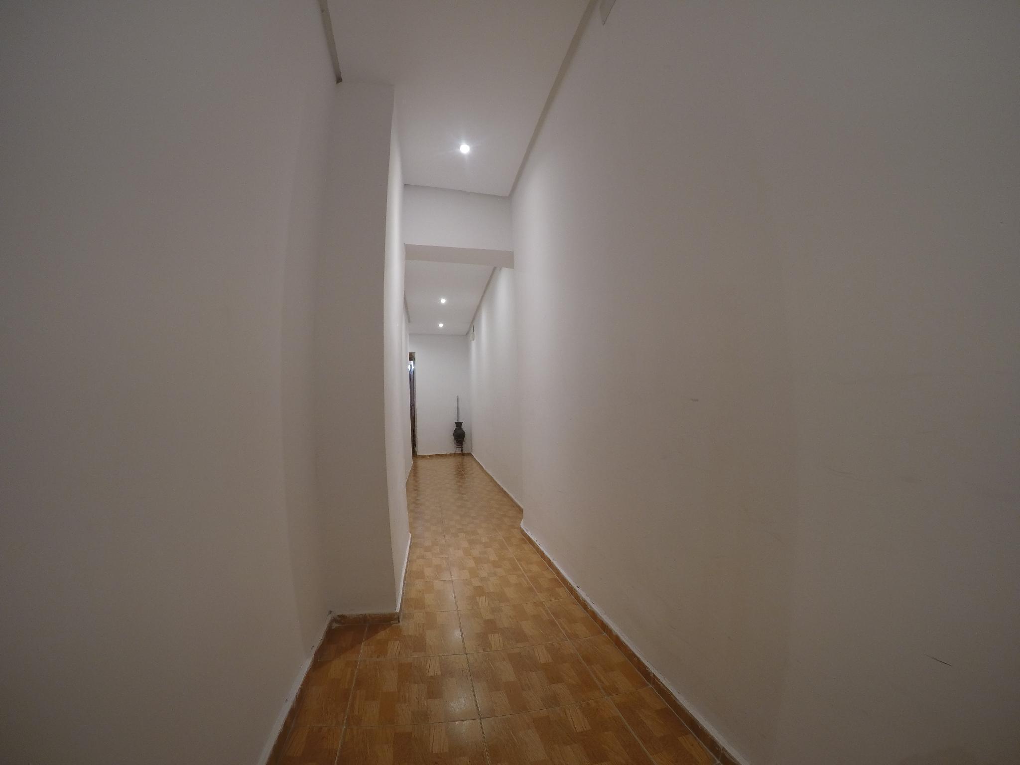 펜션 로스 페랄레스 마드리드 외부 사진 A corridor